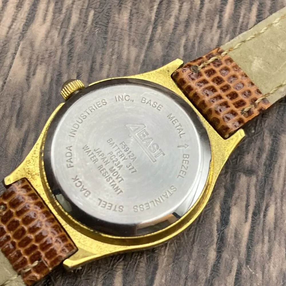 Vintage 4East Women's Watch Date Indicator Band Gold Tone New Battery